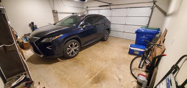 2car garage - 4428 Dexter Ln