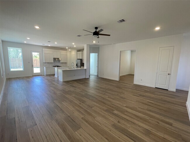 Foto del edificio - 17415 Lavender Blossom Ln