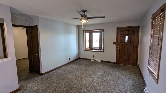 Foto del edificio - Well maintained 50s home with gorgeous kitchen