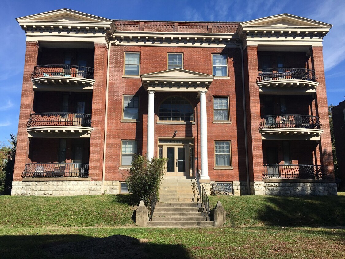 431 Kensington Ct Unit H, Louisville, KY 40208 Apartments in