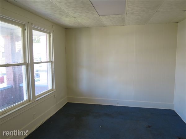 Building Photo - 736 Sutcliffe Ave