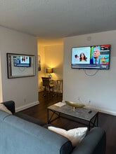 Building Photo - 20 Hazelton Ave