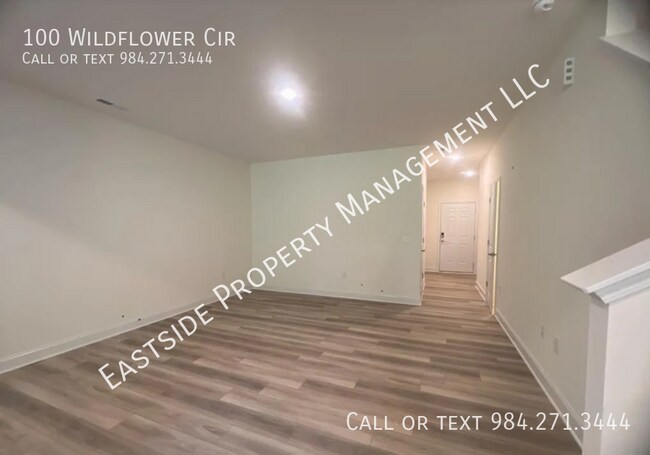 Foto del edificio - 100 Wildflower Cir