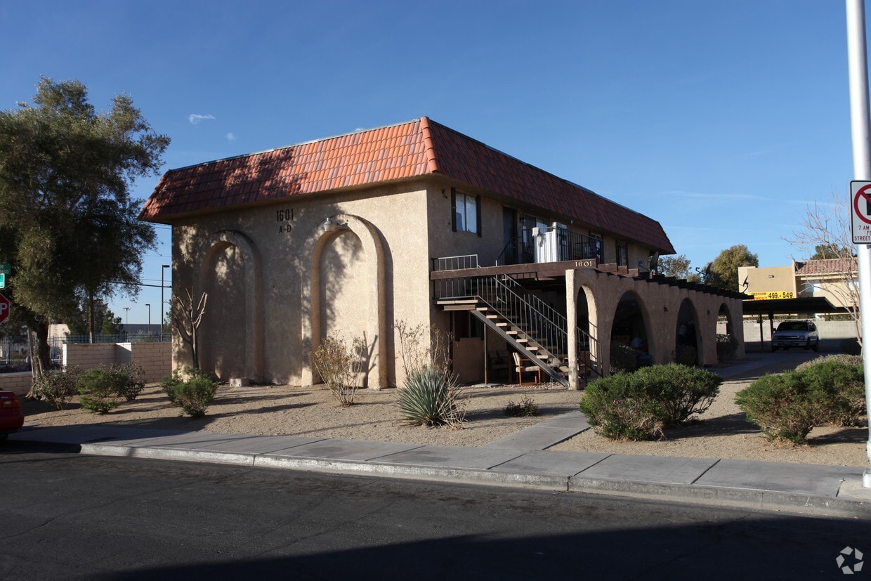Primary Photo - 1601 Cordoba Ln