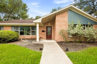 Building Photo - 5238 Kinglet St