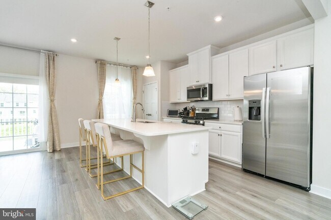Foto del edificio - 336 Pemberton Park Ln