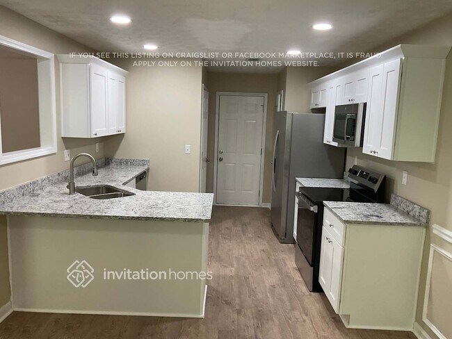 Building Photo - 898 Kendall Park Dr