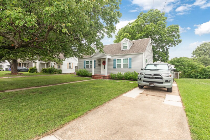 Foto principal - 1364 E Norcova Dr