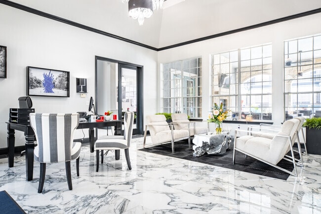 Leasing Office - Calder