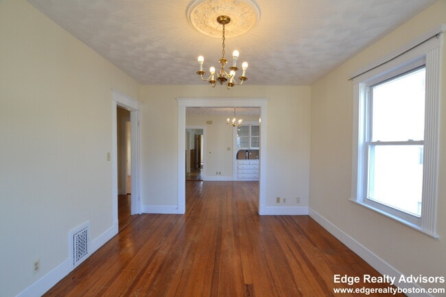 Foto del edificio - 39 Montfern Ave