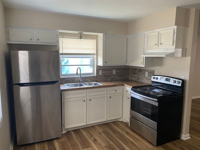 Foto del edificio - Locke Street Triplex Units