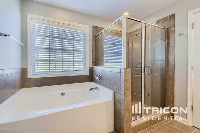 Building Photo - 27 Hillshire Dr