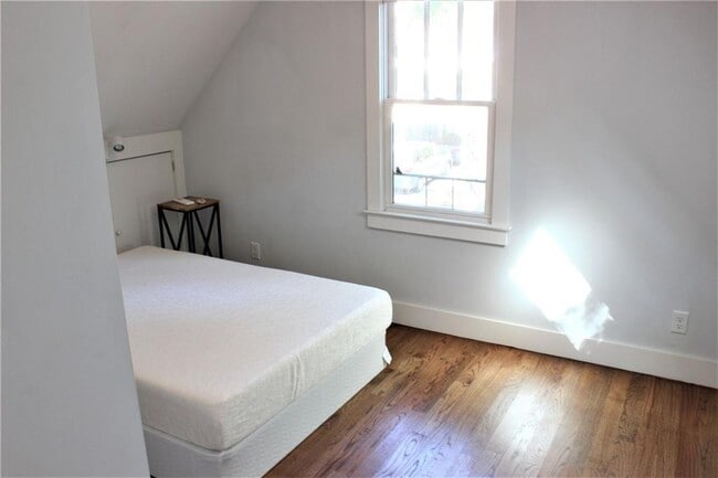 Building Photo - 644 Brownwood Ave SE