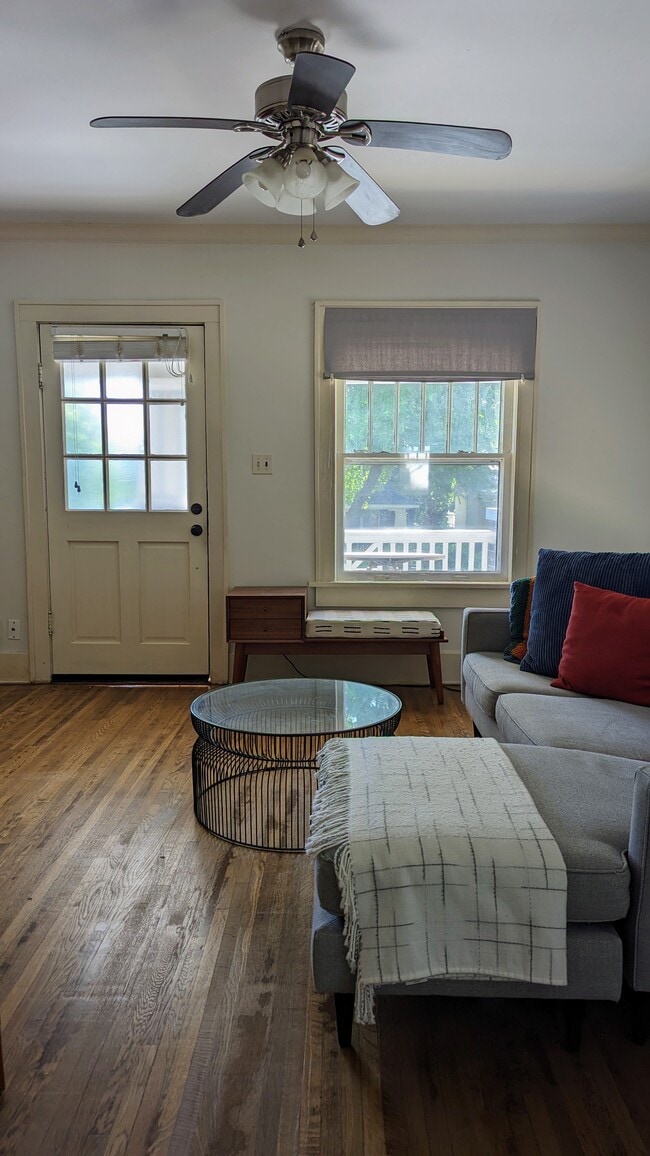 Front door/Living Room - 512 N Santa Fe Ave