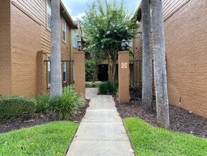 Building Photo - 400 Summit Ridge Pl