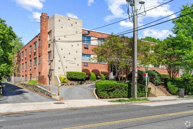Foxhall Terrace - Foxhall Terrace Apartments