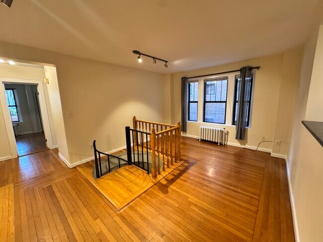 Foto del edificio - 452 Park Dr