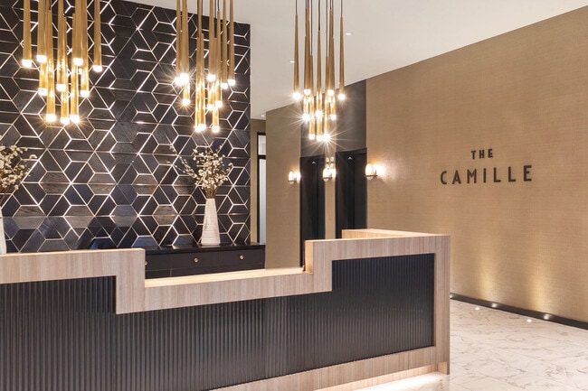 Servicio de conserjería personalizado - The Camille Apartments Bethesda