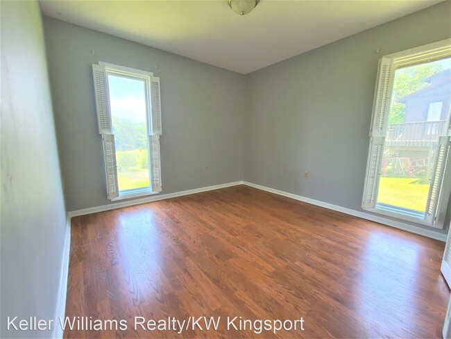 Building Photo - 3 br, 2 bath House - 404 Manor Dr Unit F