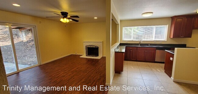 Foto del edificio - 4 br, 2 bath House - 436 Pomona Avenue