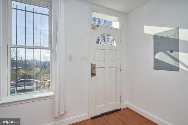 Building Photo - 707 Euclid St NW