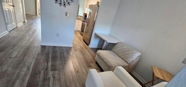 Building Photo - 1690 NE 33rd Ave