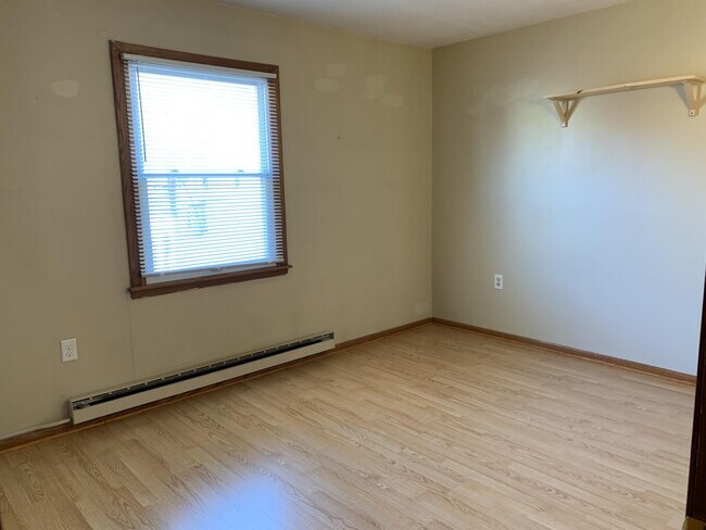 Building Photo - 409 2nd St