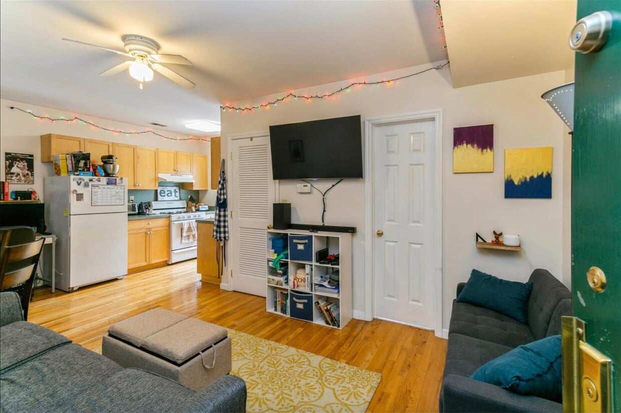 327 5th St Unit 2F, Jersey City, NJ 07302 Room for Rent in Jersey