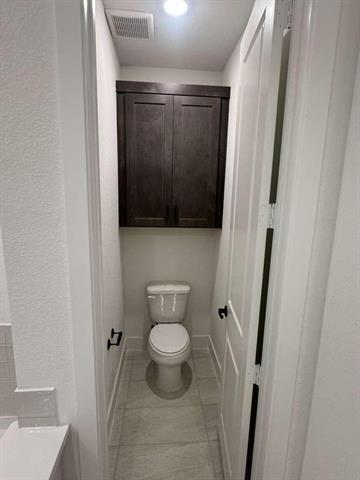 Foto del edificio - 7023 Lathrop Ln