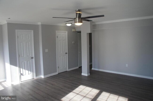Building Photo - 5814 Holly Springs Dr N