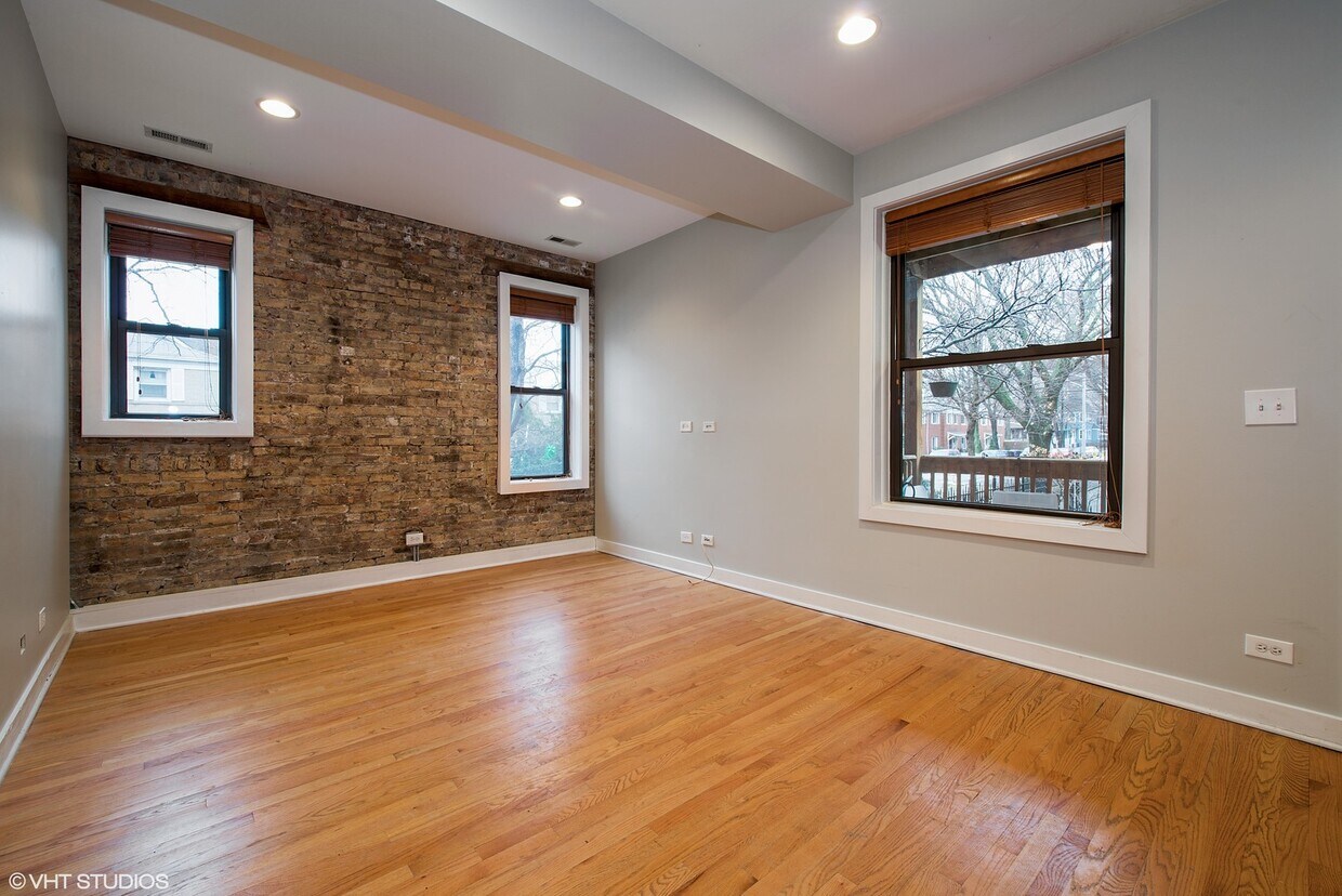 Primary Photo - 4055 N Hermitage Ave
