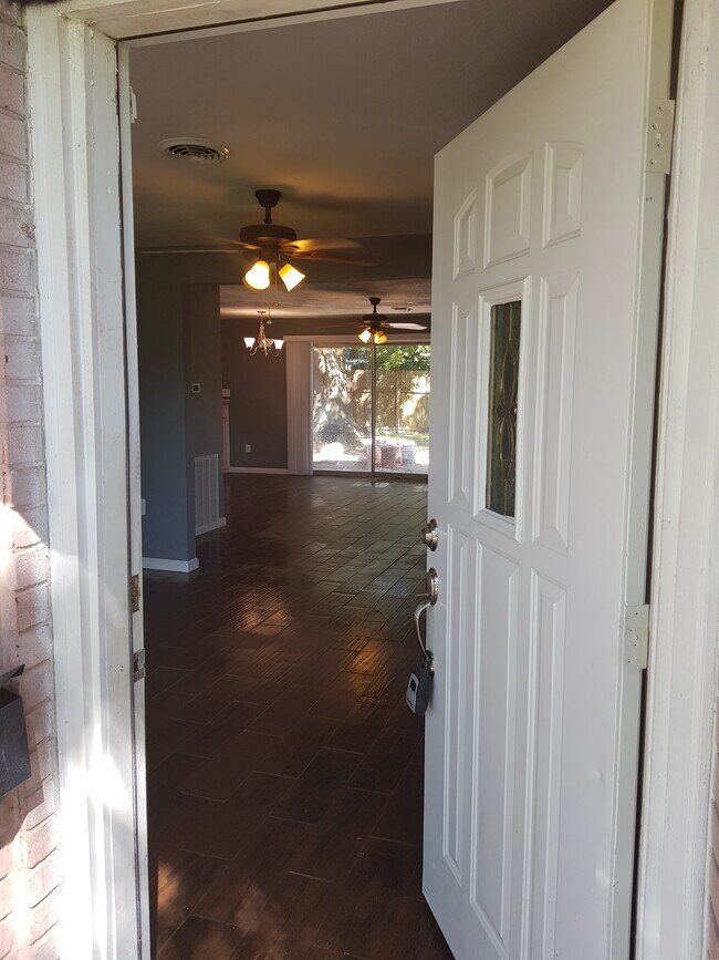 Foto del edificio - 306 Harold Ln