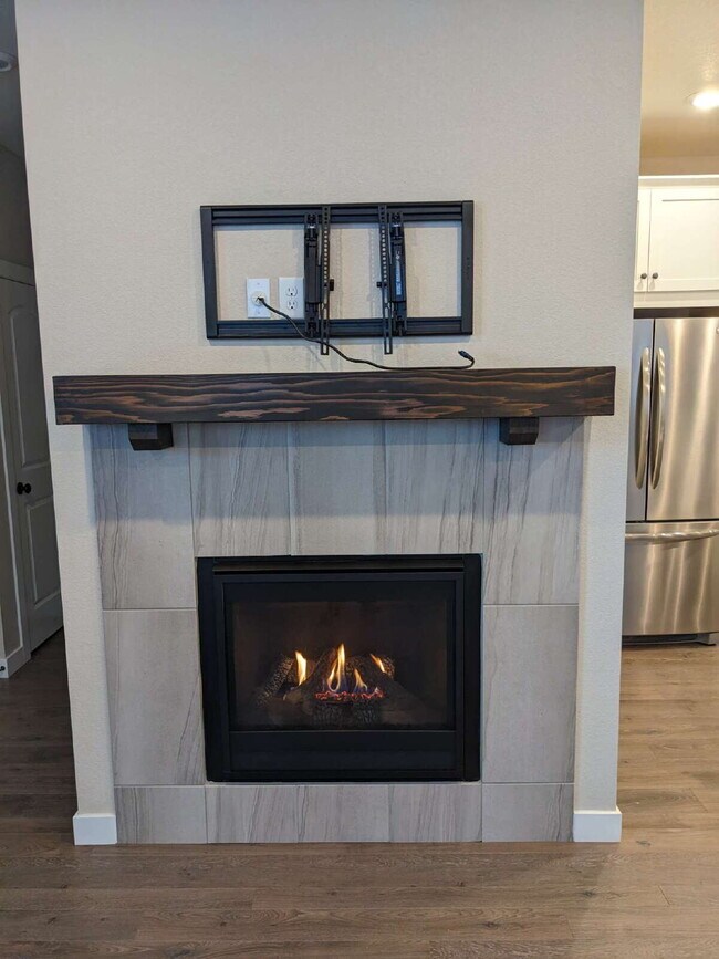 Foto del edificio - Luxury Open Concept Townhome in Quiet Littleton Neighborhood Complete with Mountain Views!