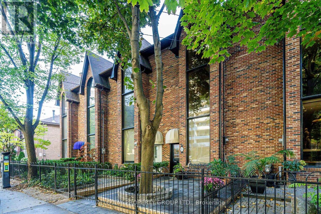 Primary Photo - 25 Gloucester St