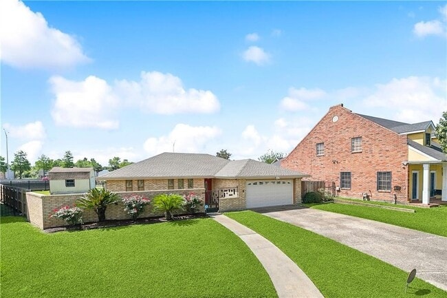 Foto del edificio - 7640 Arbor Dr