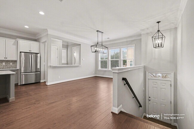 Building Photo - 15167 Rocky Blf Lp