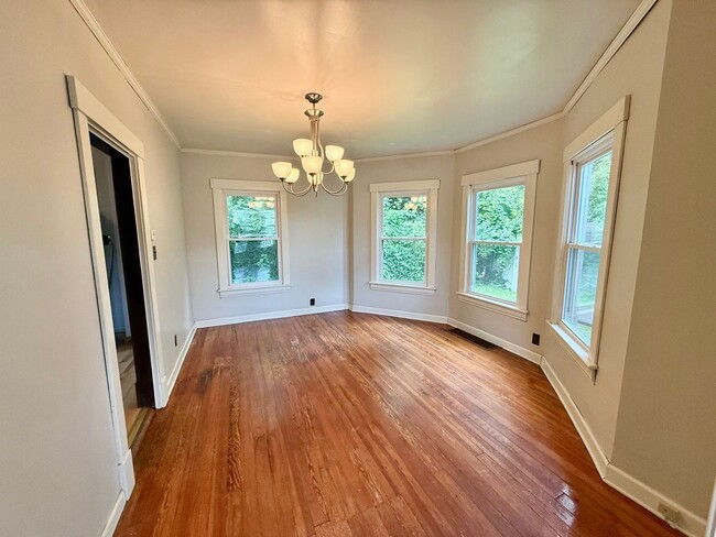Building Photo - 210 O Bannon Ave