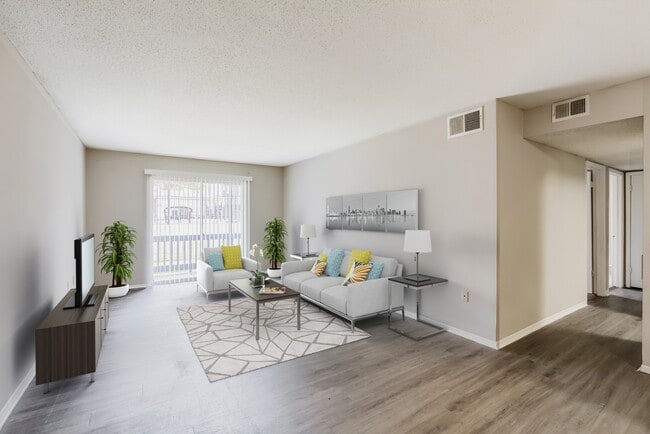Building Photo - Royal Oak Apartments