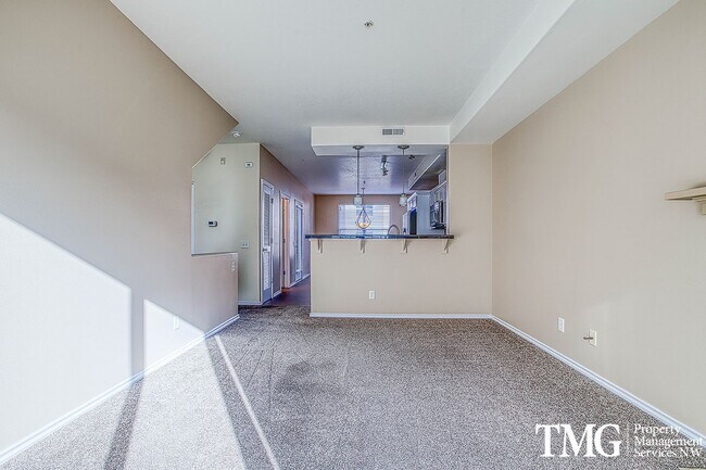 Foto del edificio - Bright & Open Living in Tanasbourne Tech Corridor