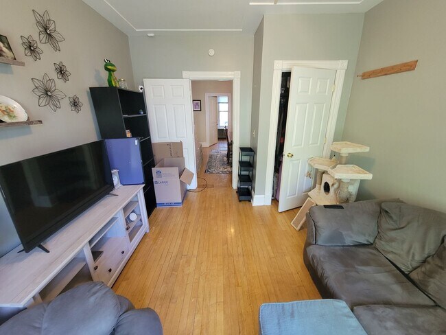 Building Photo - 1906 Jefferson St