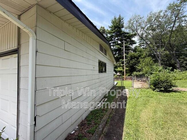 Foto del edificio - 10329 Chesley Dr