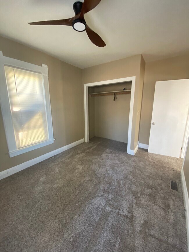 Building Photo - Hempstead