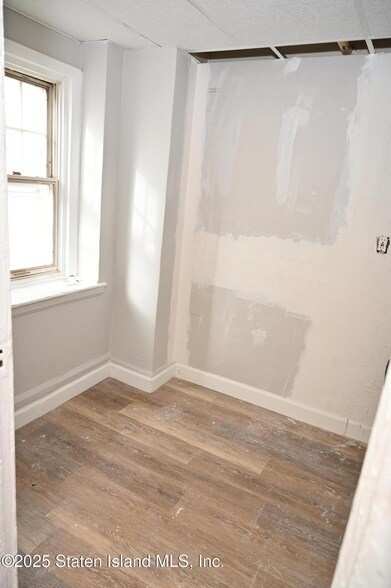 Building Photo - 37 Avon Pl