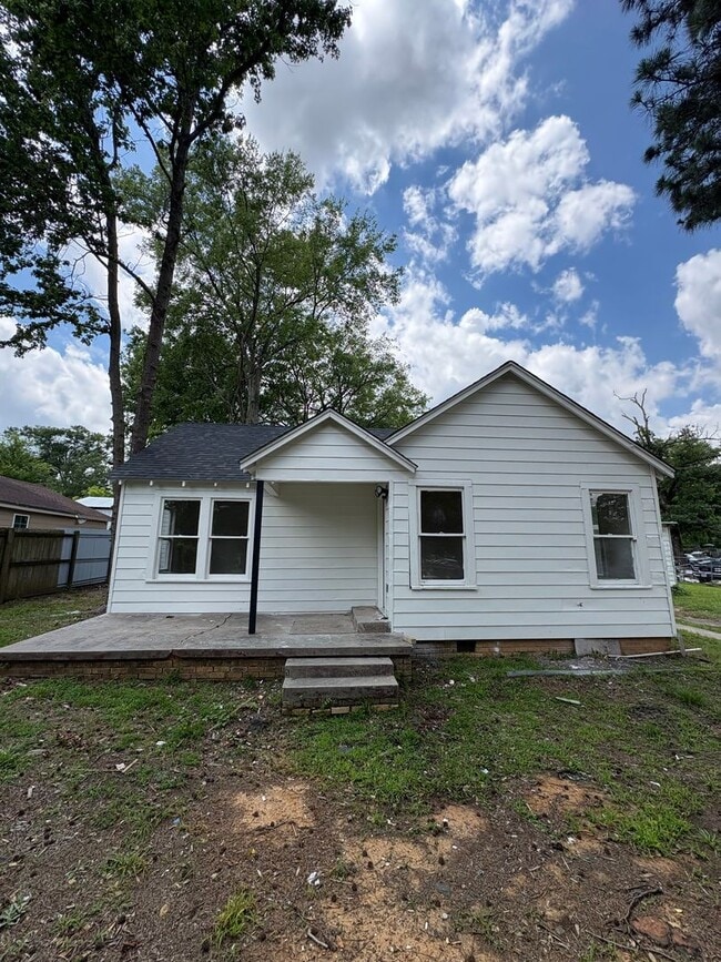 Building Photo - 703 Texas St