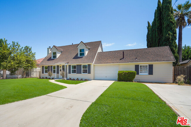 Building Photo - 6648 Peach Ave