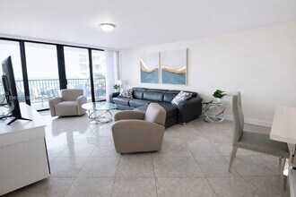 Building Photo - 2101 S Ocean Dr