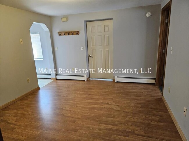 Foto del edificio - 944 Fuller Rd