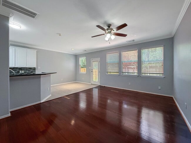 Building Photo - 3 Peach Ridge Pl