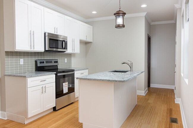 Building Photo - ??? NEWLY RENOVATED, LARGE, 3 BEDROOMS AND...