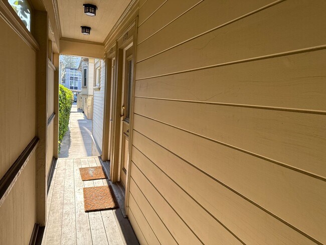Foto del edificio - RC- 3894-3896 Ruby St., Oakland, CA, 94609